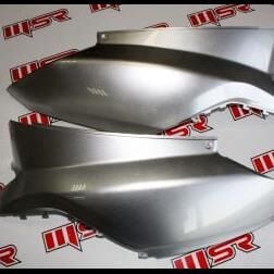 CYGNUS RS 125 GÜMÜŞ YAN KAPAK TK. OEM
