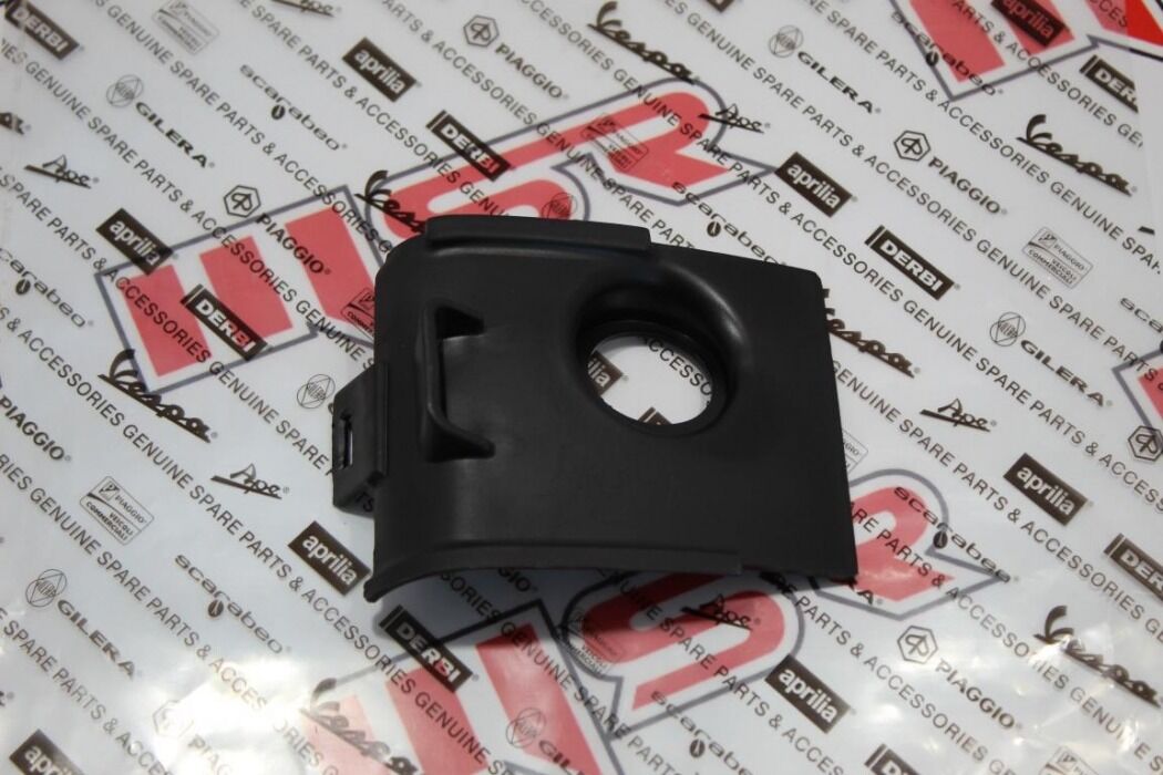 VESPA LX 125 BUJİ KAPAK