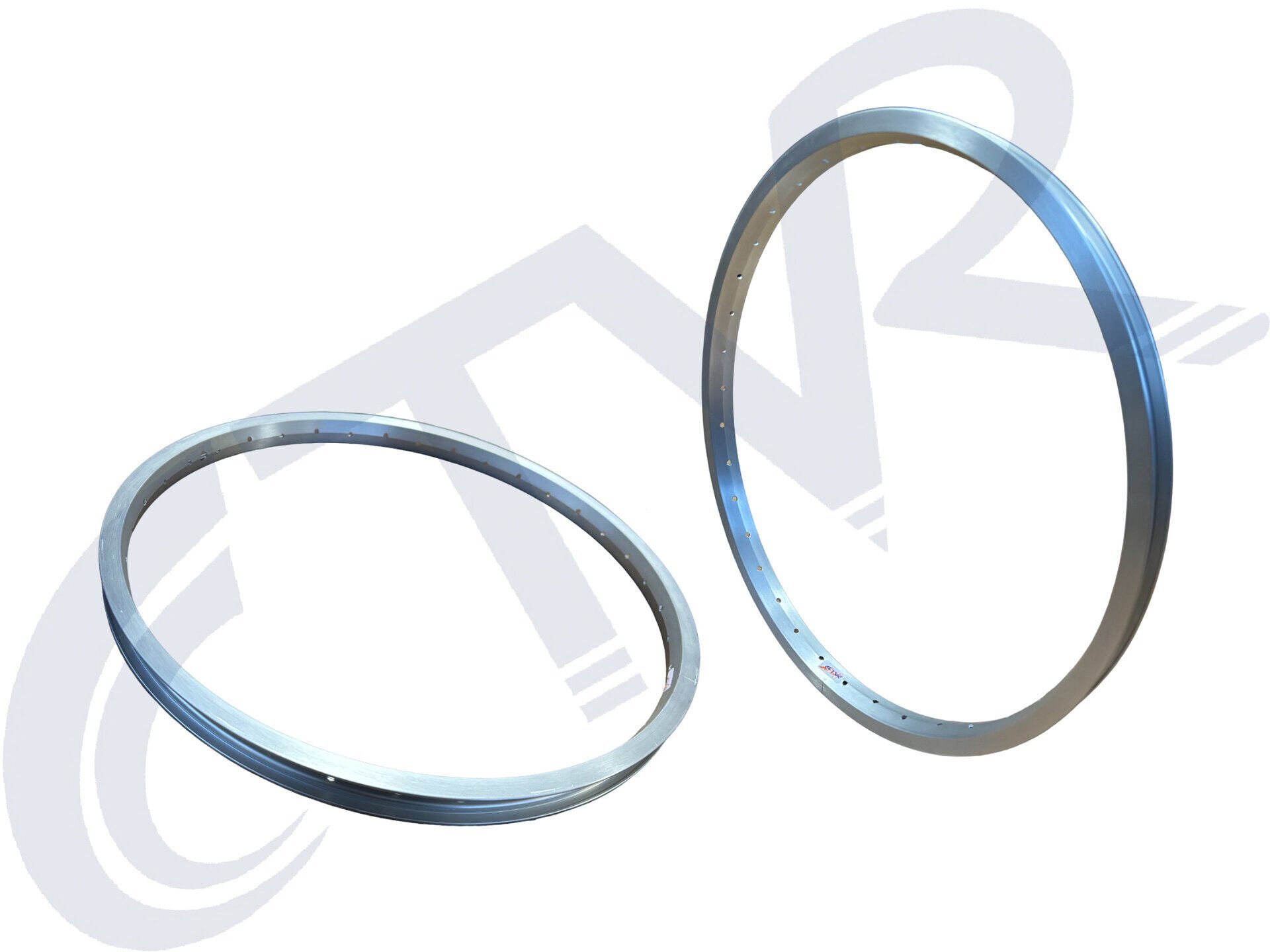 26 X 195 MM AL. JANT ( 36 D.) (YKL-11)
