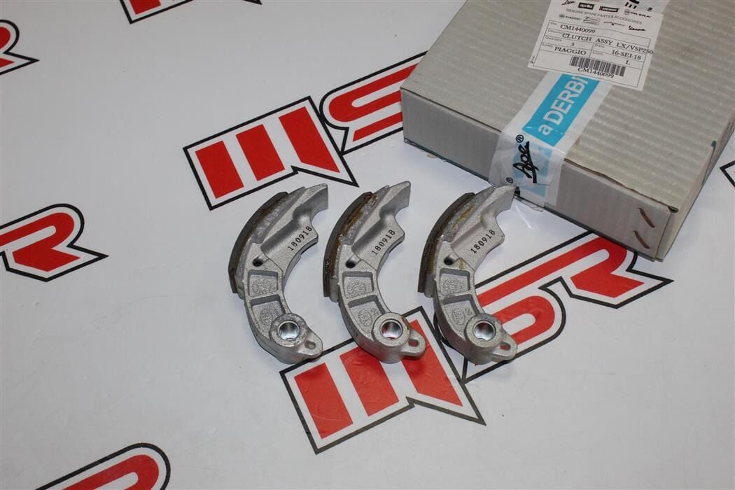 MONDİAL RESSİVO250/RKS VIESTE 249/VESPA 250/TR250TDEBRİYAJ BALATASI 3 LÜ A