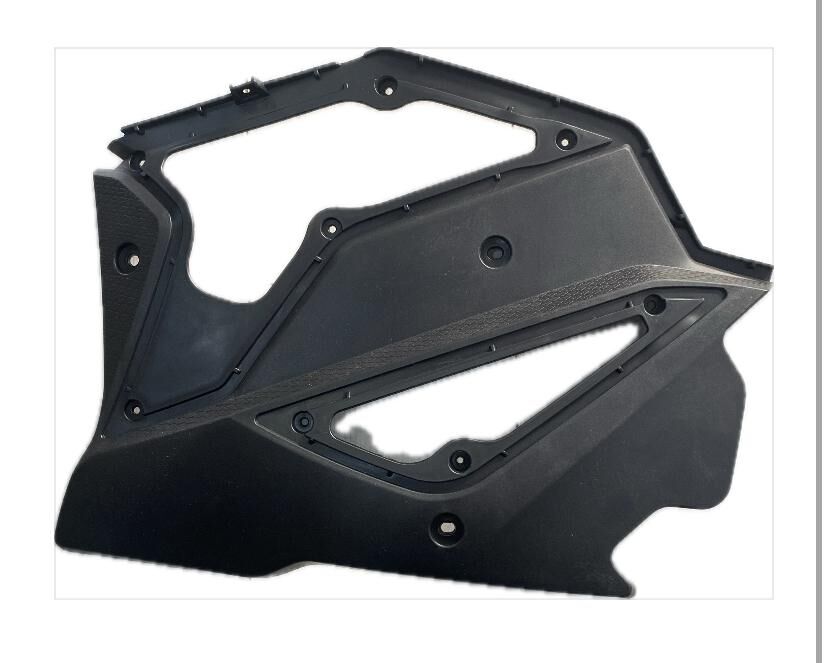 AKÜ KAPAK SOL PLASTİK (HAMMER 50)