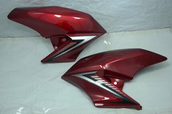 CB 125 F DEPO YANLARI KIRMIZI