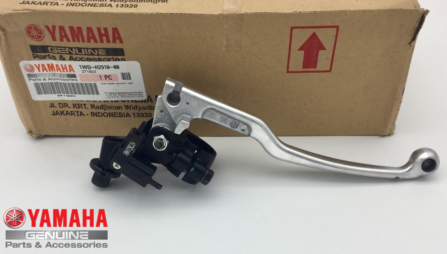 Yamaha YZF R25 DEBRİYAJ MANETİ VE KÜTÜĞÜ (SOL)